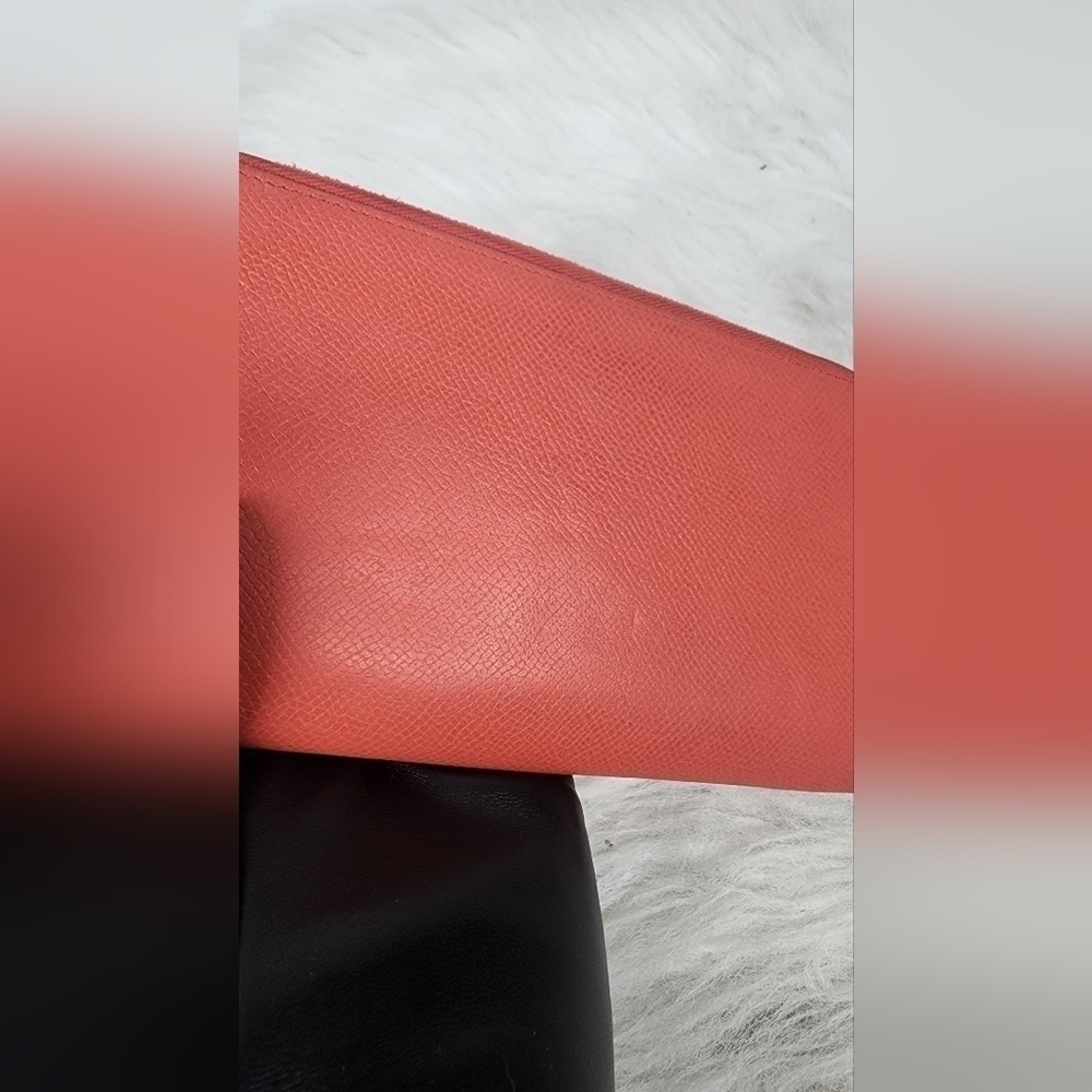 Hermès Leather Wallet – A Timeless Luxury with Character - Picture 11 of 12